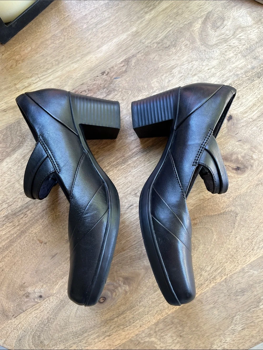 Clarks heels with strap and adjustable closure black size 8 - Picture 2 of 8